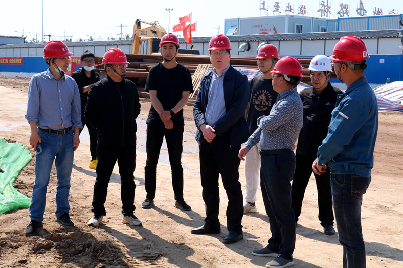 金寨縣委常委、常務(wù)副縣長(zhǎng)汪洪濤一行到史河（金寨段）防洪提升工程-7#防汛大橋項(xiàng)目調(diào)研指導(dǎo)工作