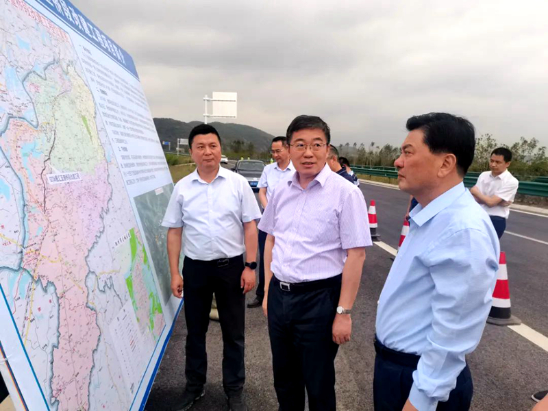 池州市委副書記、市長朱浩東到G318池殷改建01標(biāo)督導(dǎo)檢查