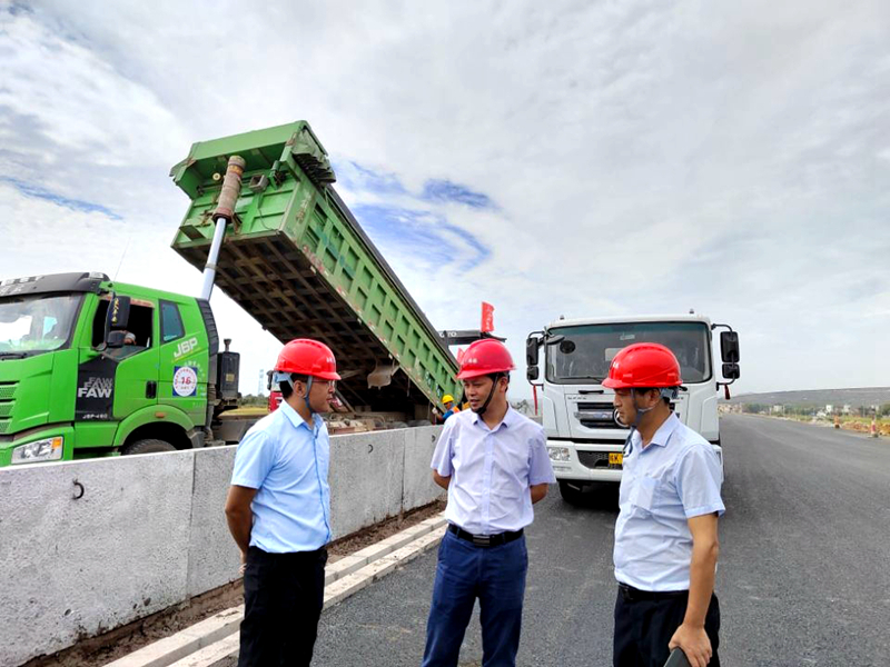 6、勞動(dòng)競(jìng)賽現(xiàn)場(chǎng)推進(jìn)會(huì)照片3_看圖王