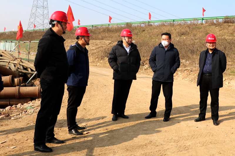 公司黨委書記、董事長錢申春調(diào)研S247（圍烏路）改建工程四期項目建設(shè) (2)